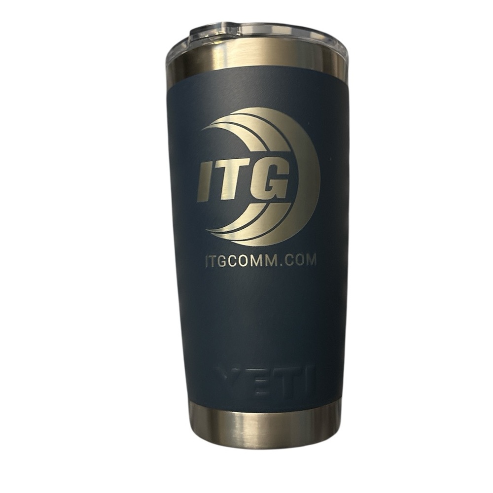 NWT YETI Rambler Tumbler 20oz Navy Blue Stainless Steel Travel Mug